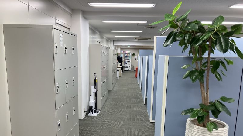 hallway_16_9_small